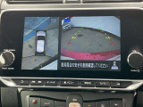アラウンドビューモニターは車庫入れの強い味方となってくれます。上から車を見下ろすように視ることで、駐車場枠内にビシッと真っ直ぐ停めれます!☆一度使ったらわかって頂けます☆