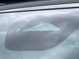 【スマートブレーキサポート】走行中に前方の車両等を認識し、衝突しそうな時は警報とブレーキで衝突回避と被害軽減をアシスト。より安全にドライブをお楽しみいただけます。