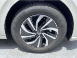 15インチ純正アルミホイール 185/65R15タイヤを装着