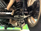 お車を安心してお乗りいただく為には、足回りの定期点検が欠かせません。サービスサポート(有償保証)では無料点検もご提供しており、安心のカーライフをお過ごしいただけるサポート体制が整っています。