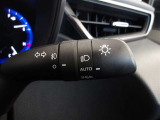 オートライト機能装備です!車外の明るさに応じて、自動的にライトの点灯・消灯をしてくれます♪