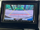 【バックカメラ】駐車時に後方がリアルタイム映像で確認できます。大型商業施設や立体駐車場での駐車時や、夜間のバック時に大活躍!運転スキルに関わらず、今や必須となった装備のひとつです!