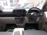 運転席はご覧の通り。
