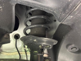 お車を安心してお乗りいただく為には、足回りの定期点検が欠かせません。サービスサポート(有償保証)では無料点検もご提供しており、安心のカーライフをお過ごしいただけるサポート体制が整っています。