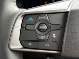 プロパイロットは、運転者が設定した車速を上限に先行車と車速に応じた車間距離を保ちながら、車線中央付近を走行するための運転操作を支援します。