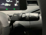 車外の明るさに応じでライトを点灯、消灯してくれるオートライト機能です☆お天気の良い昼間のトンネル走行などオートにしてると便利で安心です☆エンジン停止時にライトの消し忘れも無くなります☆