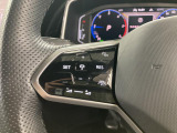 ◆クルーズコントロールにレーダーセンサーを組み合わせ、先行車を測定し設定されたスピードを上限に自動で加減速を行います。一定の車間距離を維持することで、長距離走行でのドライバーの疲労を低減させます。