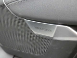 Bang & Olufsen 3Dサウンドシステムは、フラウンホーファー技術によるSymphoriaによって 空間的な3次元感覚を再現。