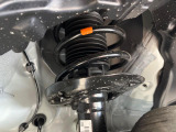 お車を安心してお乗りいただく為には、足回りの定期点検が欠かせません。サービスサポート(有償保証)では無料点検もご提供しており、安心のカーライフをお過ごしいただけるサポート体制が整っています。