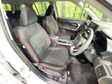 運転席シート廻りは使用感も少なく、良好な状態となっています。前オーナー様が丁寧に使っていたことがよくわかりますね。