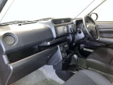 見通しのよいすっきりとした視界で、誰でも運転しやすいです。運転のしやすさは疲れにくさにも繋がりますよ♪