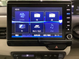 ナビゲーションはフルセグTV、インターナビ対応のGathers純正メモリーナビを搭載しています。Bluetoothオーディオ機能がありますので、スマートフォンなどの音楽も再生できます。