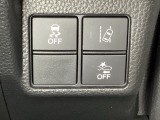 Hondaセンシング用の、VSA(ABS+TCS+横滑り抑制)解除と路外逸脱抑制機能のオンオフスイッチなどはハンドルの右側に装備しています。
