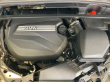 BMWのエンジンは世界的にも認められている高性能エンジンです。レスポンスがよく高回転型の心地よい吹きあがりなど駆け抜ける歓びのキーになる部分でございます。