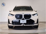 ☆BMWの代名詞とも言える【キドニーグリル】一目見ただけでBMW車であると認識できる確固たるアイコンとして存在感を放ちます☆