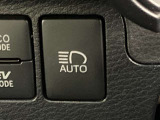 対向車がいないとき、見通しの悪い道路は暗くて怖いですよね。。。こちらのクルマはオートマチックハイビーム搭載です!対向車の有無で自動でハイ・ロウビームに切り替えます。