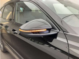 サイドアシストが後方の車の接近を感知して、危険をお知らせします。