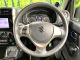 【純正革巻きステアリング】上質な革を使用することで、手にしっかり馴染みとても運転しやすいハンドルです♪