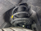 お車を安心してお乗りいただく為には、足回りの定期点検が欠かせません。サービスサポート(有償保証)では無料点検もご提供しており、安心のカーライフをお過ごしいただけるサポート体制が整っています。