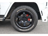 285/50R20 社外マットブラック20アルミホイールを装着。純正アルミホイール御座います。
