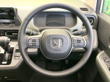 【ステアリングスイッチ】運転中、前方から目線をそらすことなく、オーディオ等の操作が可能な便利機能!安心&快適なドライブを演出してくれます♪