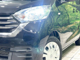 【LEDヘッドライト】悪天候や夜間走行時も良好な視界を確保し安心して運転できる高輝度LEDヘッドライトを装備!点灯速度が早く、消費電力も抑えられています。