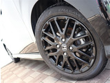 【車屋】として、長く車業界に従事した経験豊富なスタッフが在籍しております。