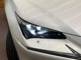 【三眼LEDヘッドライト】スタイリッシュな見た目の三眼LEDヘッドライトを装備♪スタイルだけでなく、夜間の走行も視界良好で安心してお乗りいただけます。