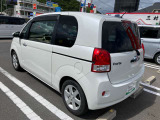 広々とした車内空間に優れた燃費性能。更にデザインも上質で人気のお車です!スポーティな印象を与える純正ホイールです。どこまでも走っていきたくなるようなデザインですね♪