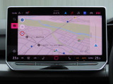ディスカバーメディア搭載。「VW Connect」というeSIMが内蔵された画期的なシステムです。地図データなど自動で情報を更新することができるのが大きな魅力。なお、CD/DVDは廃止されてます