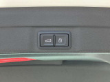 オートマチックテールゲート装備 ボタン一つでリアゲートの開閉が可能です。