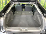 後席を格納すると、これだけの広さが!シーンに合わせたシートアレンジで、大きな荷物も積むことが出来ます♪