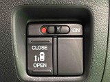 左側電動スライドドア開閉/ON・OFF切り替えボタン
