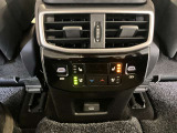 後席のエアコン吹き出し口&シートヒーターのスイッチ。