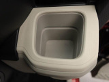 【カップホルダー】エアコン吹き出し口下部に設置されていますので使いやすさバッチリ!運転席から手の届くちょうどの位置です!