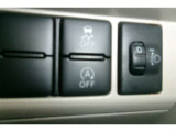 アイドリングストップ機能がついているので、停車時にエンジンを止めて燃料消費を抑えます。環境にもお財布に優しいですね♪