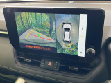 【パノラミックビューモニター】専用のカメラにより、上から見下ろしたような視点で360度クルマの周囲を確認することができます☆死角部分も確認しやすく、狭い場所での切り返しや駐車もスムーズに行えます。