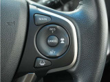 ◆アダプティブクルーズコントロール◆予め設定した車速内でクルマが自動的に加減速。前走車との適切な車間距離を維持しながら追従走行します。【LKAS】車線維持支援システムでステアリング操作を支援。