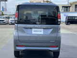 初度登録月から数えての日産自動車の新車保証を継承いたします。(3年6万キロ走行までの一般保証、5年10万キロ走行までの特別保証)