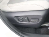 「パワーシート」は運転姿勢の微調整が出来るのでとても便利です!お車によっては自分のポジションを記憶させる機能もついています。