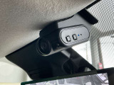 日産純正2ドラレコタイプを装着。フロントと車内を録画してくれるドライブレコーダー付き!