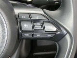 【レーダークルーズコントロール】(全車速追従機能付)付きです。車速に応じて追従支援してくれるので、ロングドライブも快適です。詳細は販売店スタッフまでおたずねください。