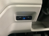 ビルトインタイプの【ETC】で見た目もスッキリ。高速道路の利用にとても便利です。