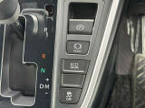 ★電動パーキングブレーキ★スイッチで作動・解除。「P」シフトで自動作動、「P」シフト以外にシフトで解除されるオート機能!