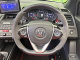 【純正革巻きステアリング】上質な革を使用することで、手にしっかり馴染みとても運転しやすいハンドルです♪
