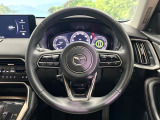 【純正革巻きステアリング】上質な革を使用することで、手にしっかり馴染みとても運転しやすいハンドルです♪