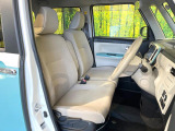 運転席シート廻りは使用感も少なく、良好な状態となっています。前オーナー様が丁寧に使っていたことがよくわかりますね。