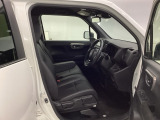 シートはフィット性も良く、楽な運転姿勢を保てます。