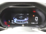 とっても見やすいメーターです。夜間時はラグジュアリーな気分にさせてくれる照明が魅力ですので、夜のドライブも楽しみになりますよ♪