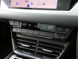 ■Audiでは独自の基準をクリアした車だけをAudi認定中古車として認めています。条件を満たした車だけが、認定資格を持つテクニシャンの手による100項目にも及ぶ点検・整備を受け、お客様のもとへ届けられます。
